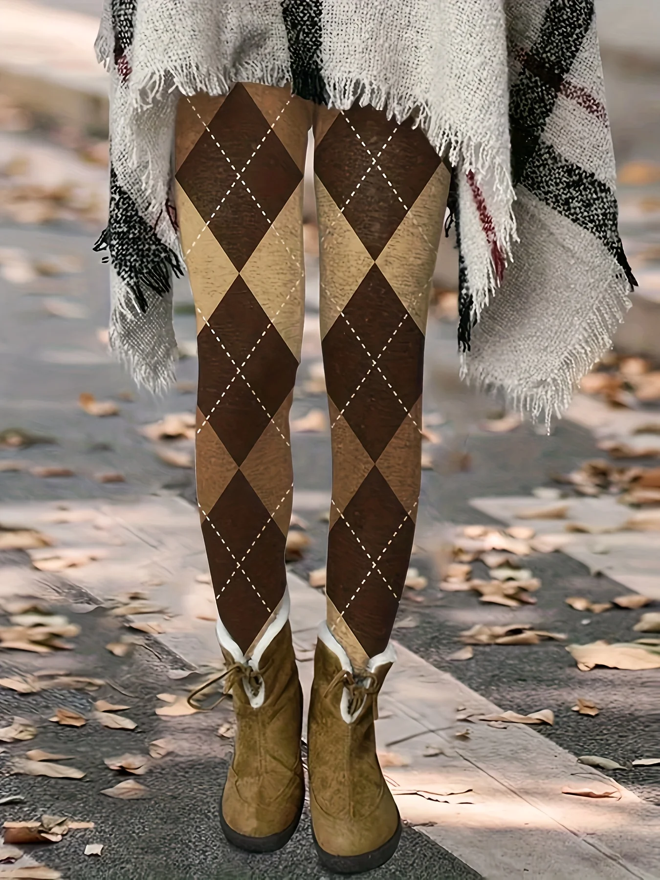 Women's leggings with diamond pattern print made of polyester and spandex blend elastic waistband suitable for autumn and winter