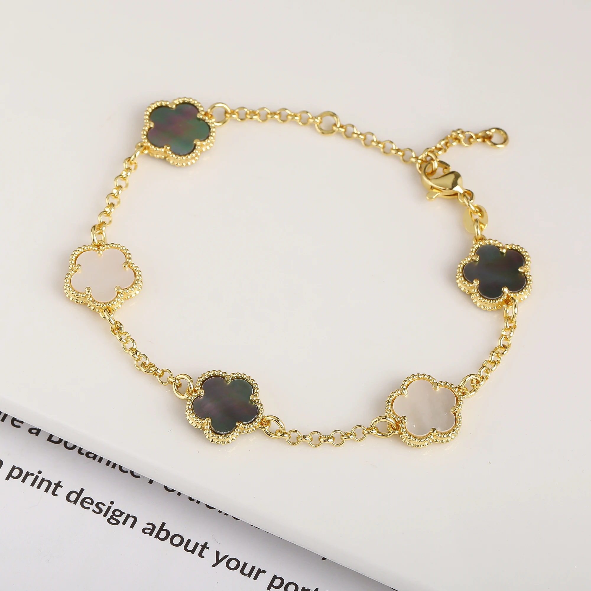 New Double-Sided 18K Gold-Plated Hot Selling Plum Blossom Plant Five Leaf Flower Shell Bracelet For Women's Jewelry Gift Clover