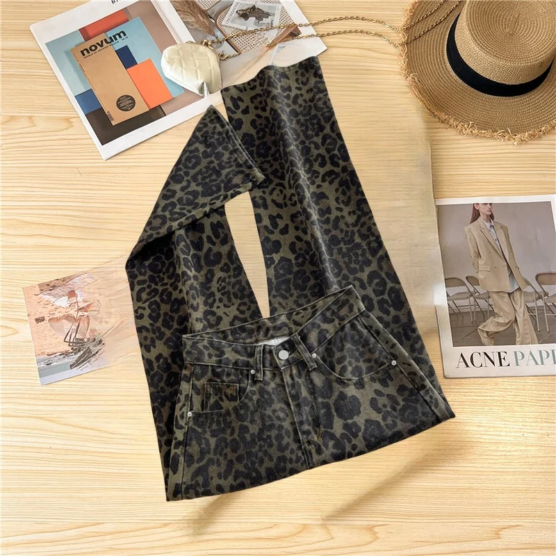 جينز نسائي فضفاض غير رسمي بتصميم كلاسيكي على الطراز الأمريكي بطبعة الفهد سروال مستقيم الساق ملابس عمل موضة الشتاء السراويل النسائية