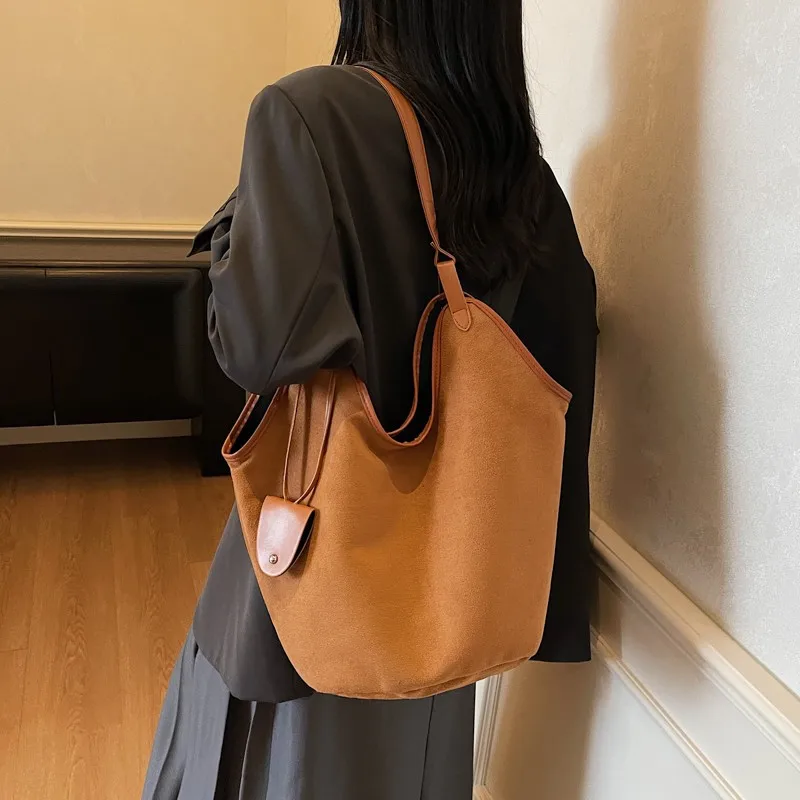 

Women's Korean-Style Tote Bag - Unique Design Large Capacity Versatile Shoulder Bag for Work & Daily Use