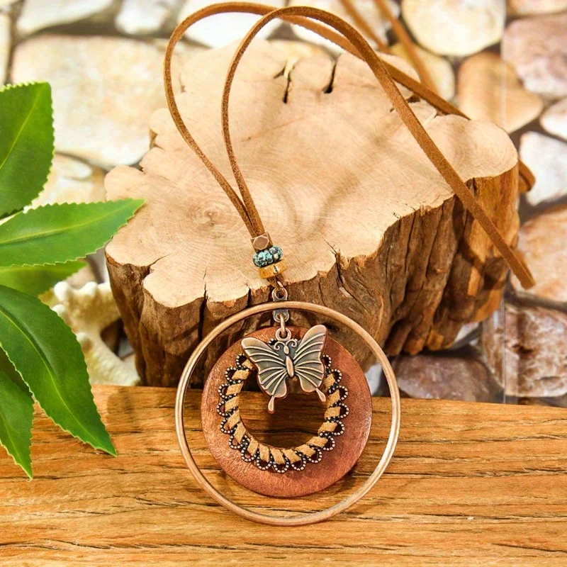 

Vintage Bohemian Style Women's Classic Minimalist Necklace with Double Layered Pendant and Tassel Necklace