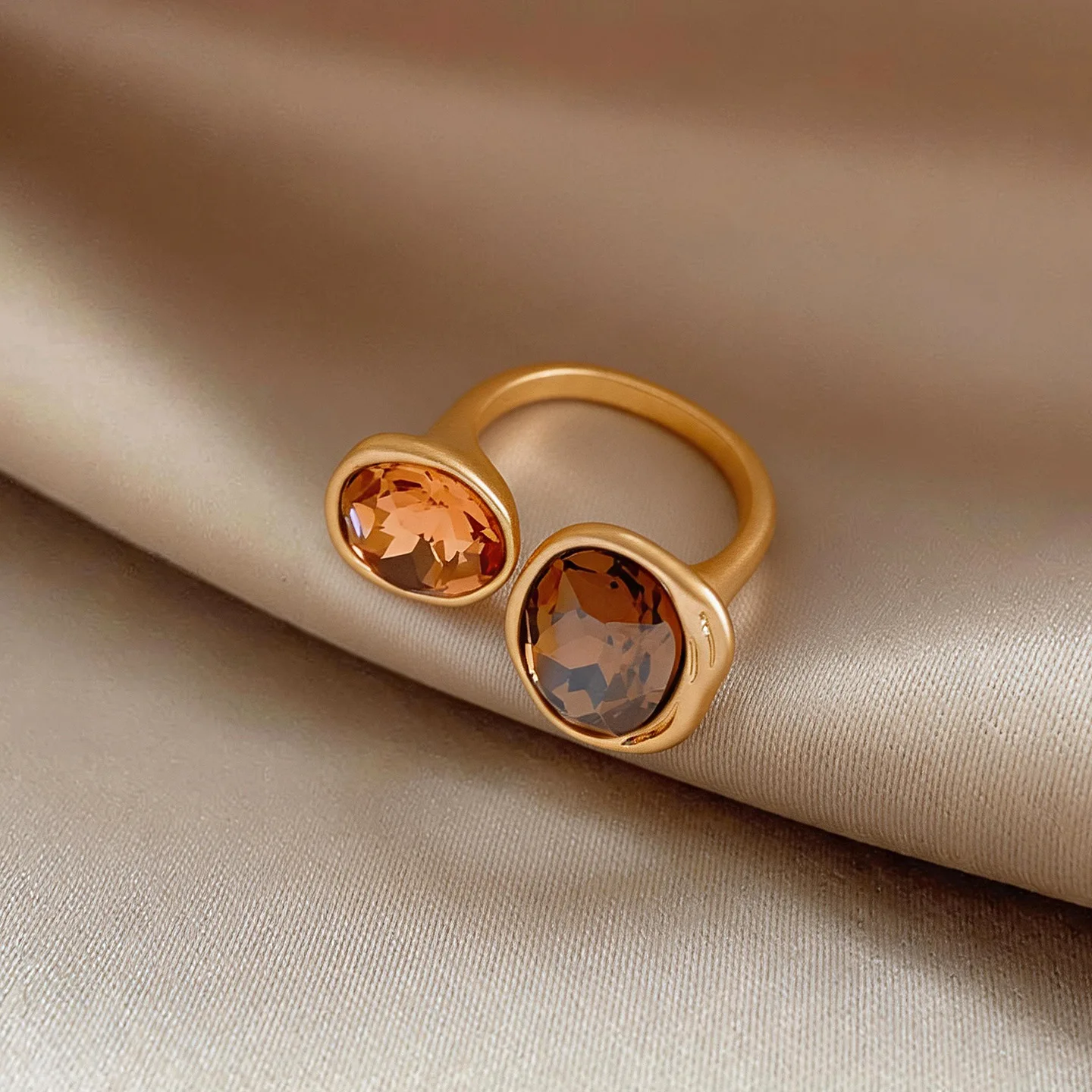 Retro Brown Rhinestone Crystal Open Rings Women's Fashion Geometric Rings Adjustable Finger Ring Jewelry for Party Wedding