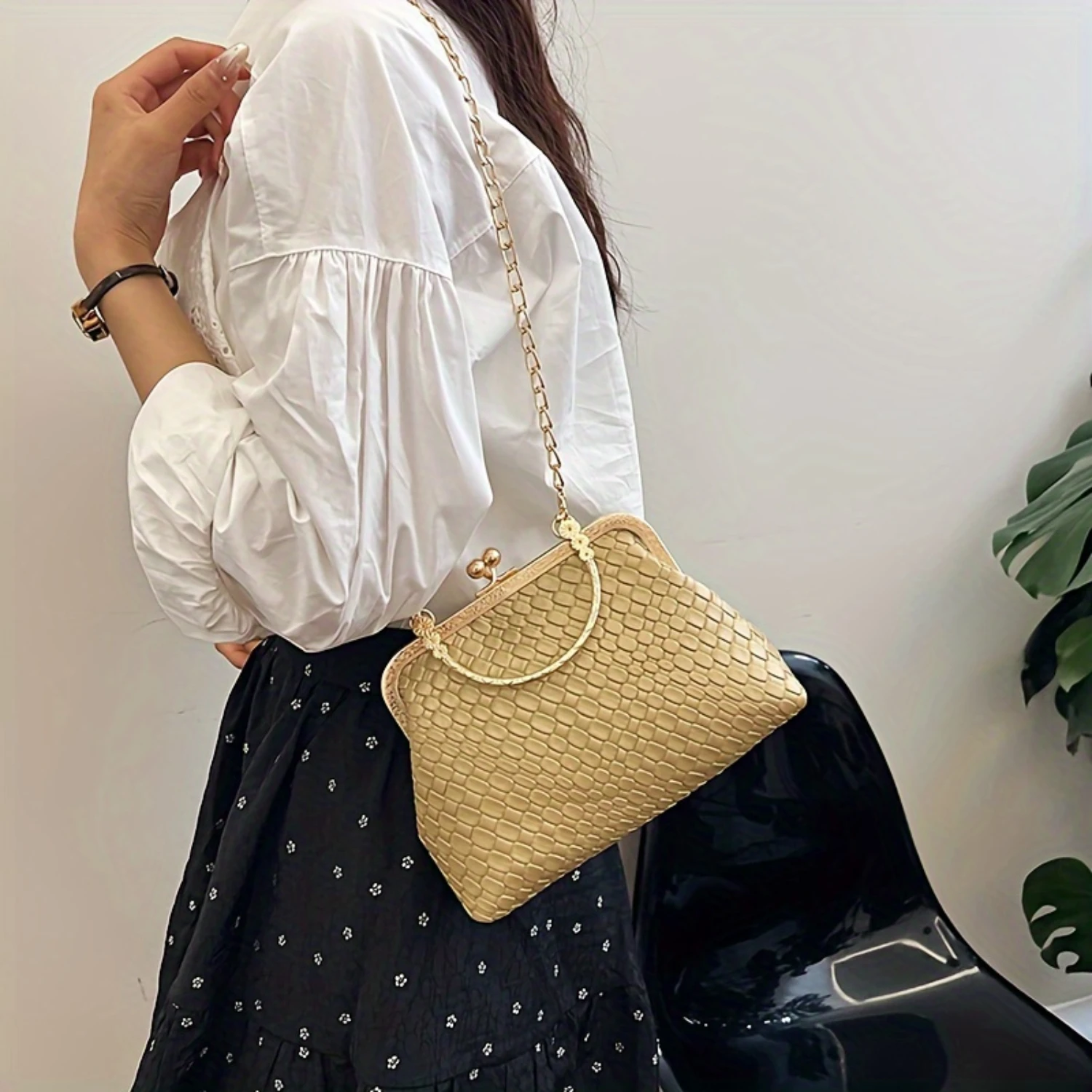 

Elegant Textured PU Leather Shoulder Bag Womens Golden Chain Strap Bag Pouch bag Jewelry organizer Rubber beach bag Gift bags