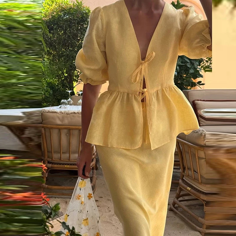 

Новые летние однотонные юбки с высокой талией, элегантные комплекты из двух предметов, стильные комплекты кардиганов и полуюбок во французском стиле с пышными рукавами на шнуровке