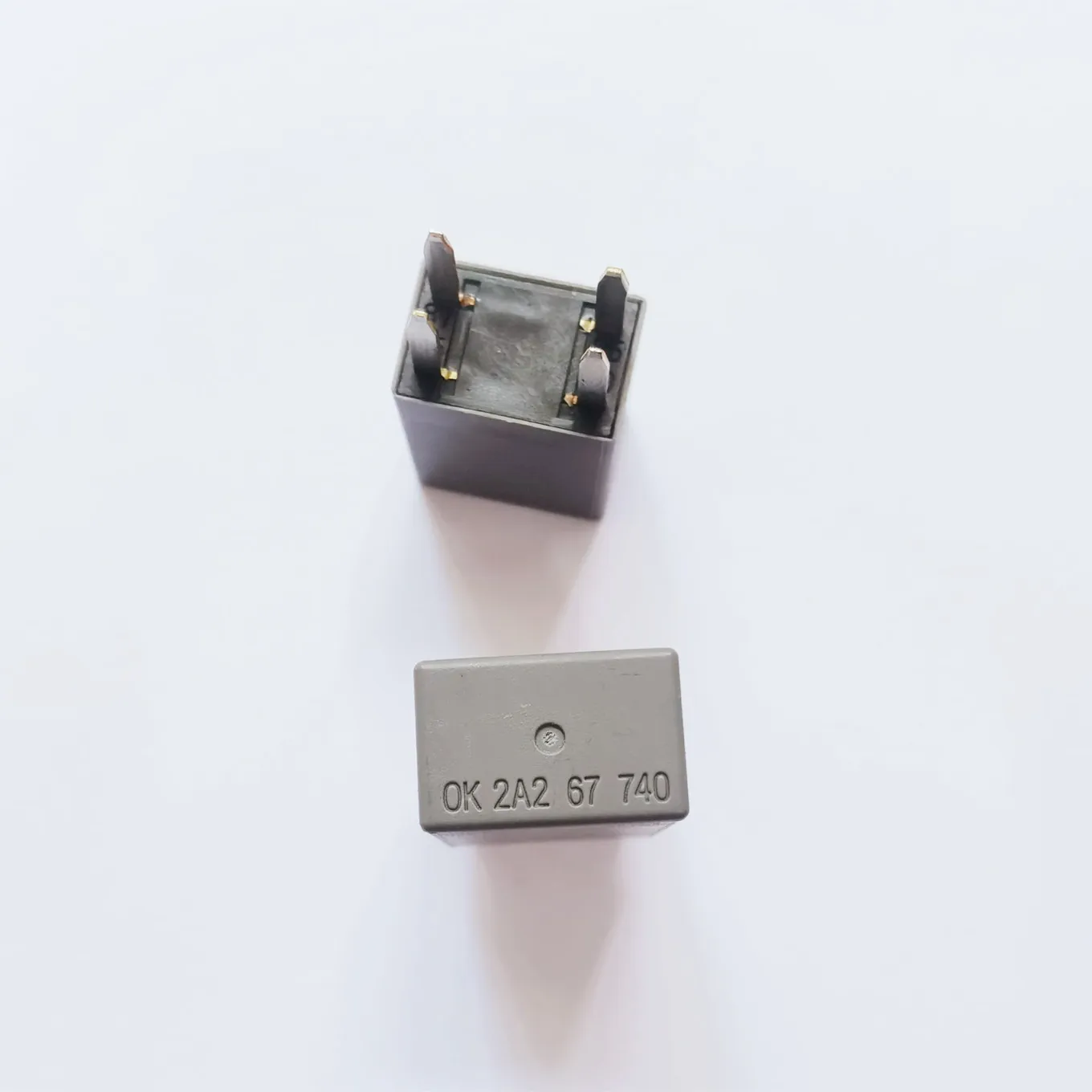 

Original New 100% OK2A267740 Headlamp Relay Auto Relay 4pin