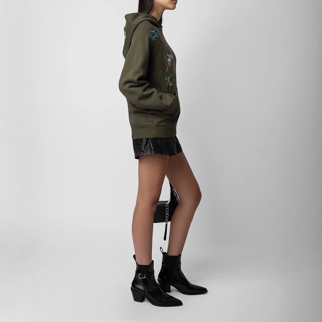 Inverno novo nicho francês carta impressão flor crânio asas bordado lã feminina camisola com capuz