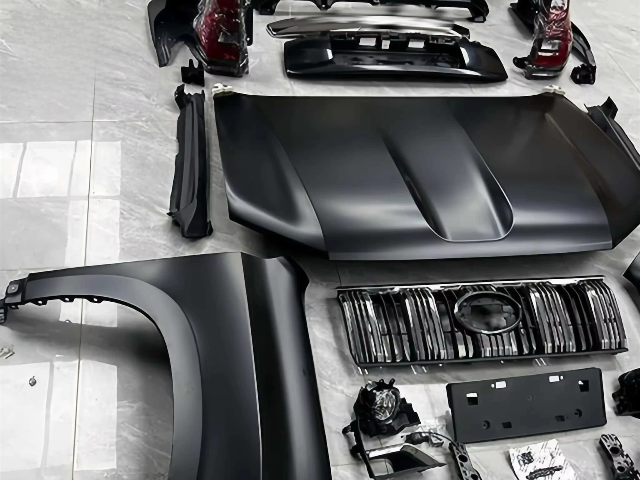 The Body Kit of Prado Land Cruiser 150 Was Changed From the Old Version to the New Version and Was Upgraded From 2010-2017 to 20 2