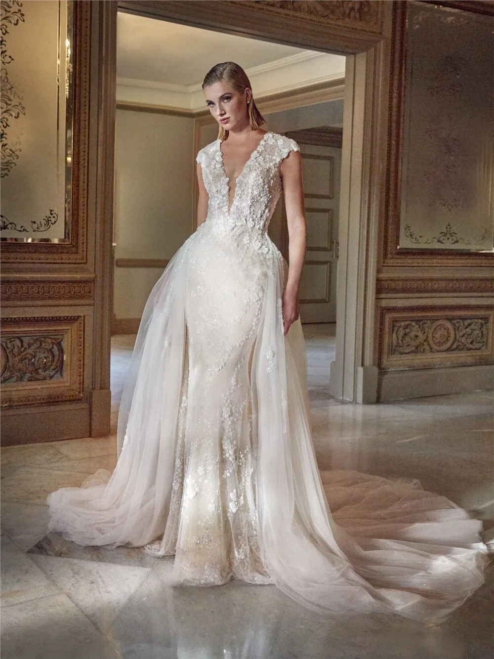 

Stylish Backless Wedding Dresses Classic Short-Sleeve Bridal Gowns Graceful Tulle Floor-Length Wedding Gowns Vestidos De Novia