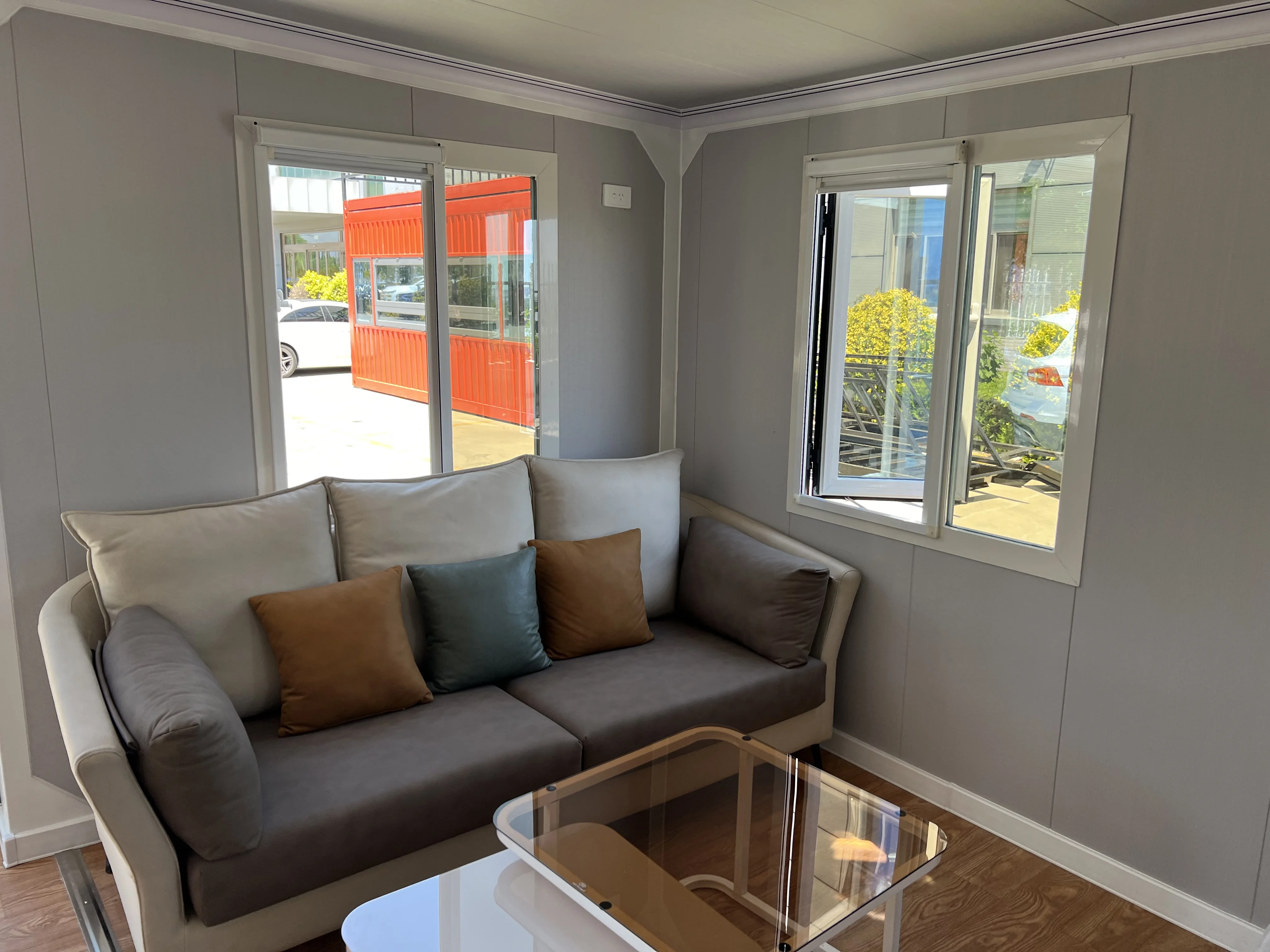 20ft 40ft Expandable Prefabricated Container House Prefab Cabin with Folding Design for Apartment & Carport Use