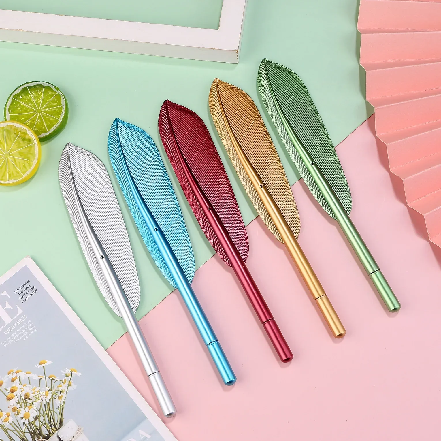 30 Pz/lotto Creativo Piume Realistiche Penna Gel 0.5mm Inchiostro Nero Penne per Scrittura Carino Studente Materiale Scolastico Regali di Cancelleria Per Ufficio