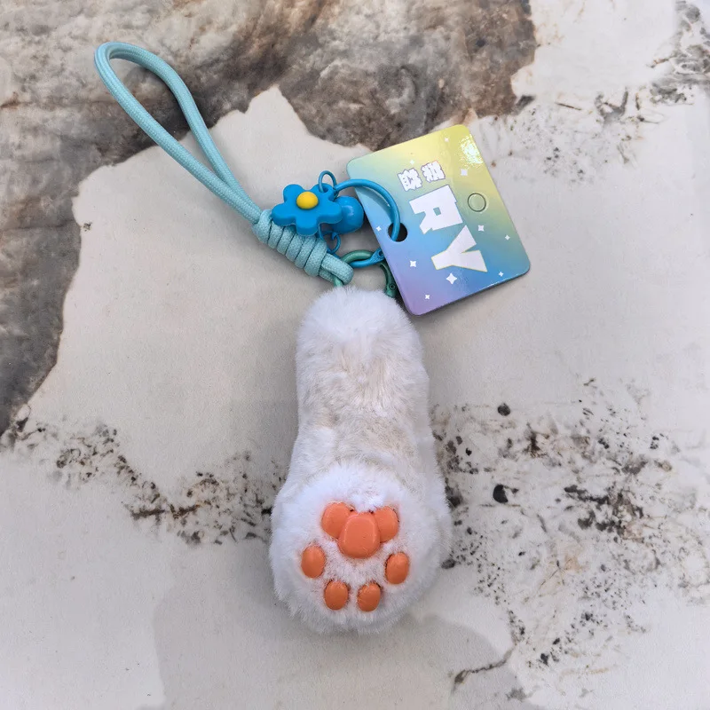 Uroczy Miękki Pluszowy Brelok do Kluczy z Kocimi Łapkami Realistyczna Pluszowa Łapka Kota Wypchana Kawaii Dekoracja do Plecaka Prezent dla Pary