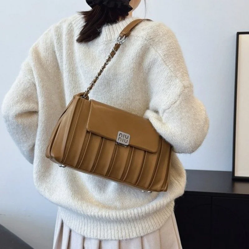 

Women's Handbag Made Of Quality Leather Featuring Classic Elegant And Paris Durable Commuter Look​