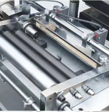 Self-adhesive Label Digital Die Cutting Machine Roll to to Roll Post-printing Press Equipment