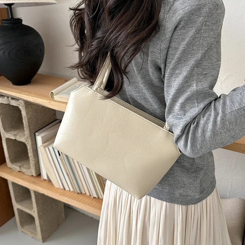 #5 Compare Classic Baguette Handbags Before You Buy