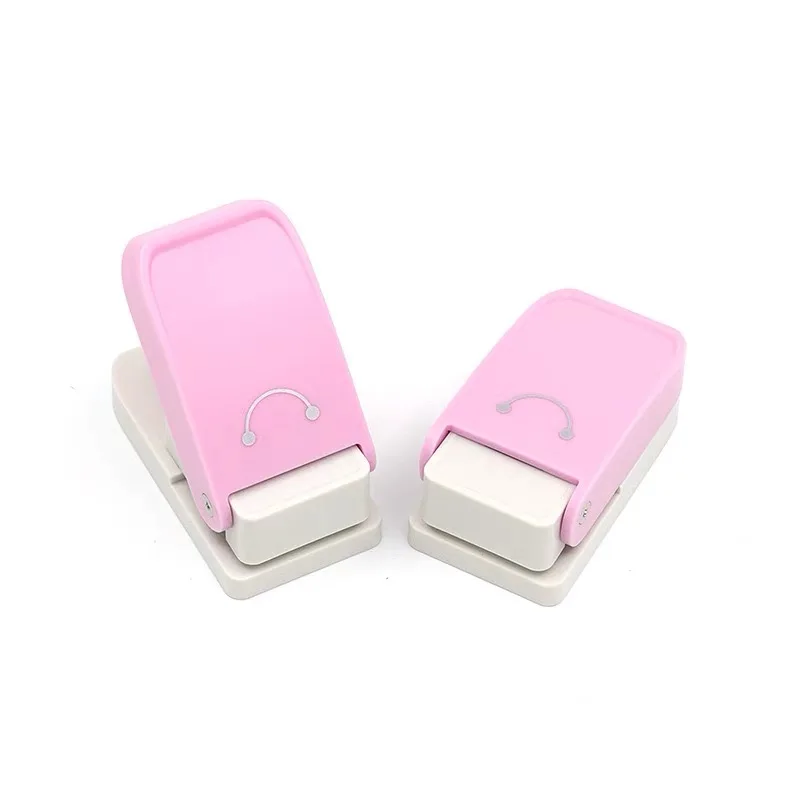 1pcs Random Color Creative Keychain Accessory Hole Punch for DIY Scrapbook Embossing Craft Tools, Excellent Quality