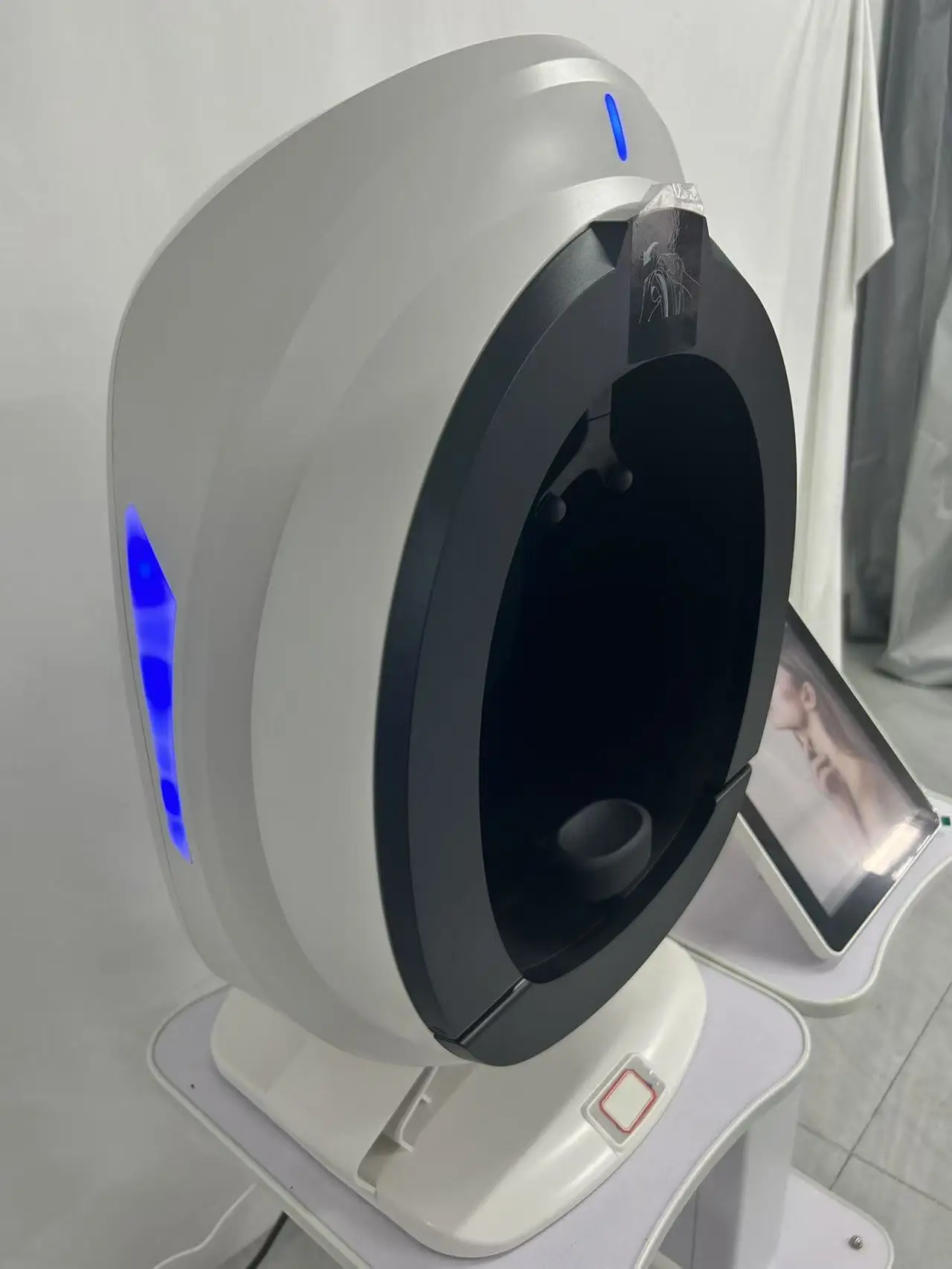 

Popular portable 3D beauty facial skin analyzer, professional care skin analyzer, salon level skin detection equipment