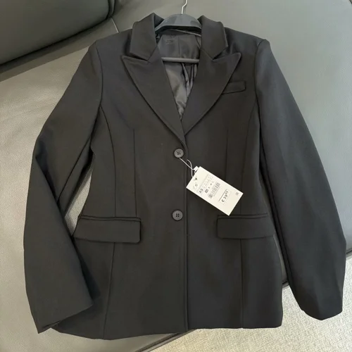 بلايزر وبدلات