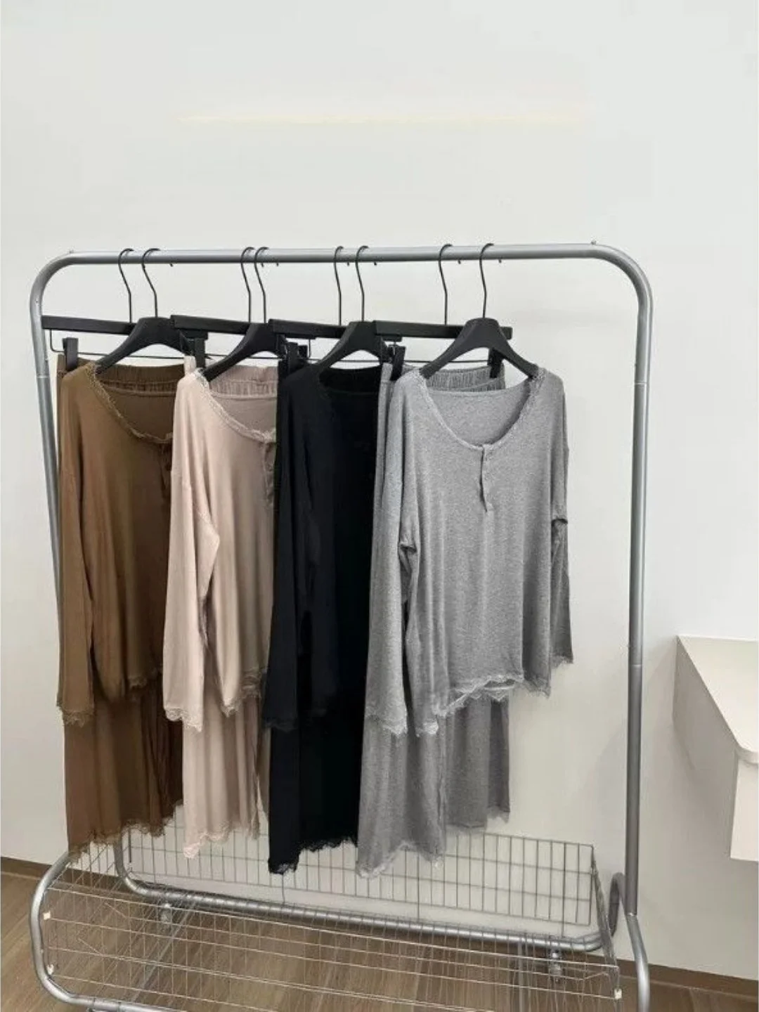 

Casual Style Winter Lace Trim Long Sleeve round Neck Sleepwear Home Clothes Set Can Be Worn outside with Long Pants plus Size