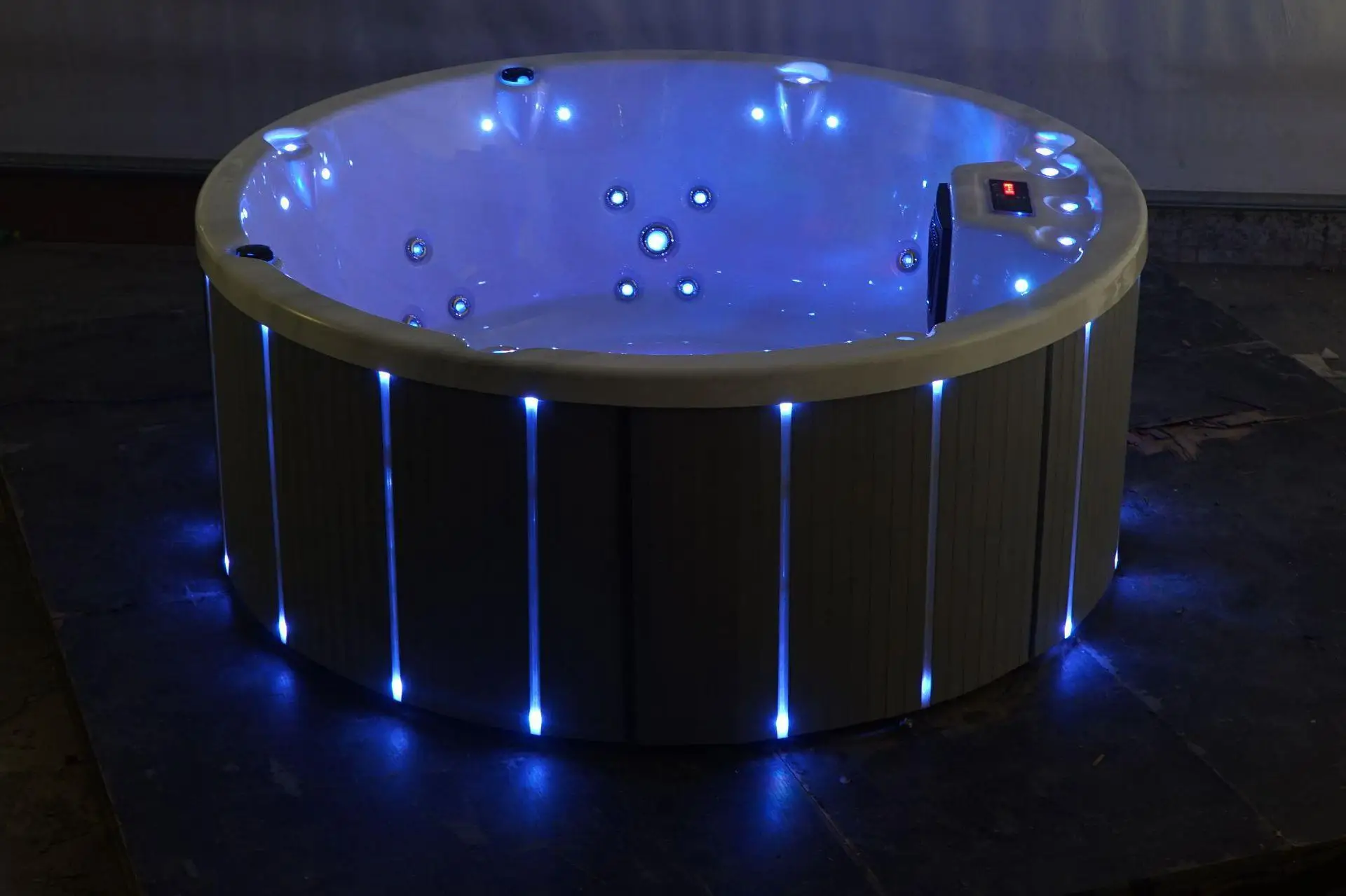 7 person New Design Customized jet fountain cheap round hot spa tub with never bubble spa shell 7 person+ 1 baby