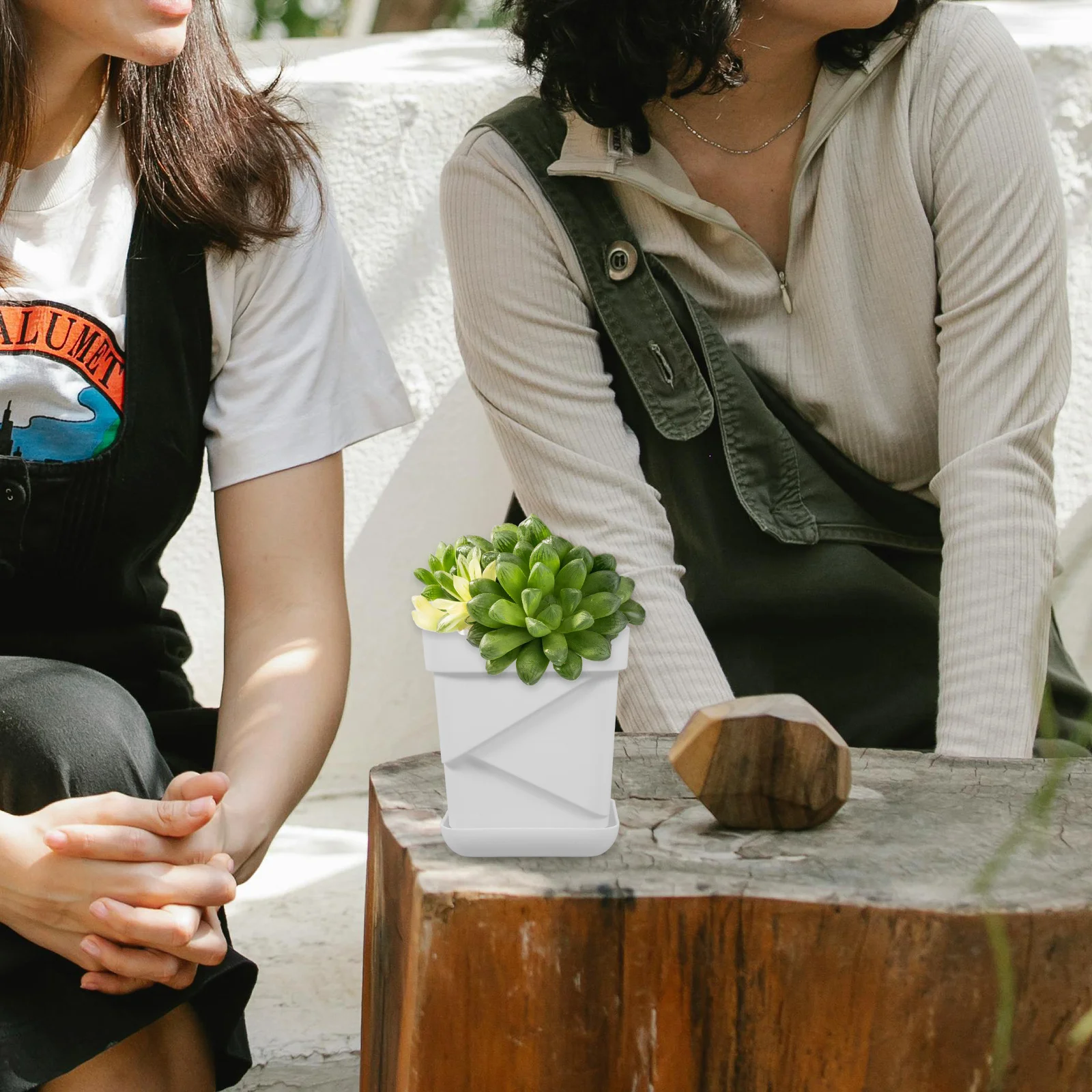 

2Pcs Small Square Flowerpots with Breathable Walls and Base Tray for Succulents Cacti Indoor Outdoor Planting Garden Flowerpots