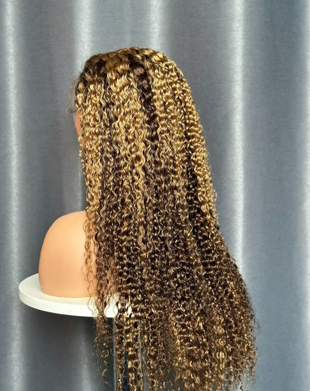 

Выделите 13x6 Вьющийся Парик Фронта Шнурка Для Женщин Бразильские Предварительно Сорванные Глубокие Волны Парики Человеческих Волос Прозрачный Парик 4x4 Кружева Закрытие