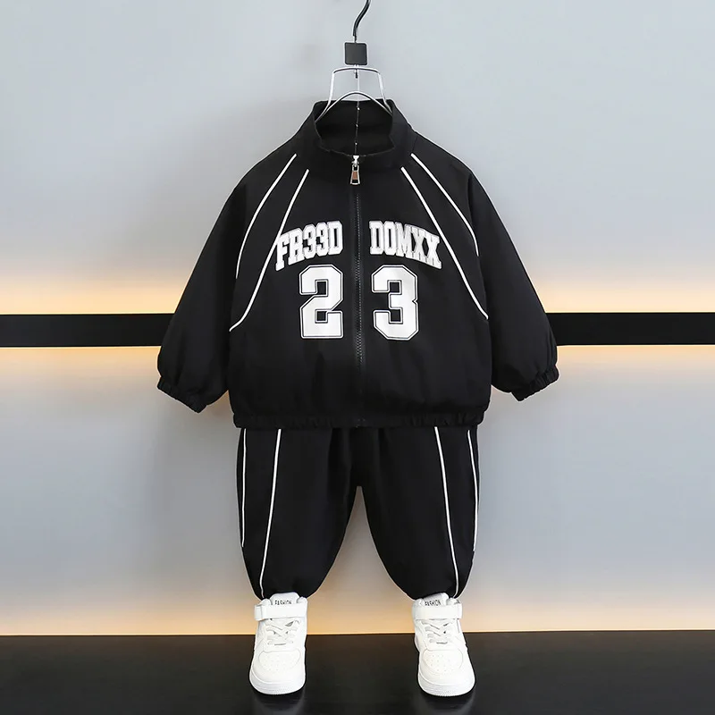 8792Children's outerwear set for spring and autumn, boys' sportswear2026New baby two-piece set for boys, including a windbreaker