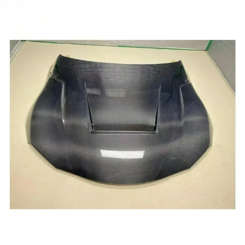 

Капот из ультрауглеродного волокна