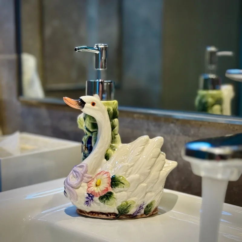 Underglaze Colorful Swan Soap Dish Elegant Hand Painted Vanity Tray for Bar Soap Ceramic Decor Holder Bathroom Liquid Bottle