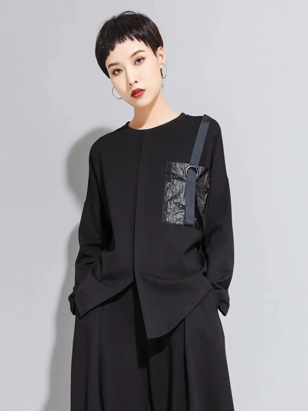 Dark Minimalist Women's Long Sleeve T-Shirt  Original Asymmetrical Hem Pocket Drawstring Creative Street Style Spring