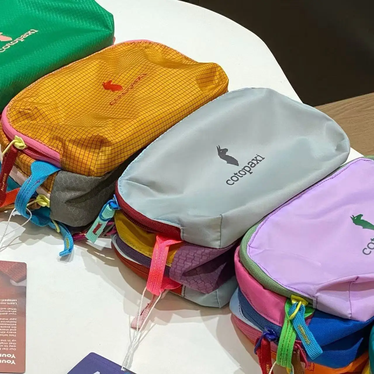 2026 New Fashion COTO Dopamine Color Waterproof Portable Toilet Bag Cosmetics Storage Bag Outdoor Travel Handbag image 4
