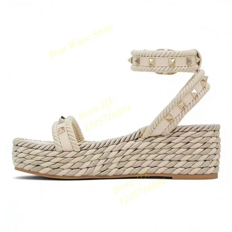 Wasserdichte Plateau-Sandalen mit Grasgeflecht, dicker Sohle, Knöchelriemen, offener Zehenpartie, Runway 2026 Sommer Damen Keilabsatzschuhe