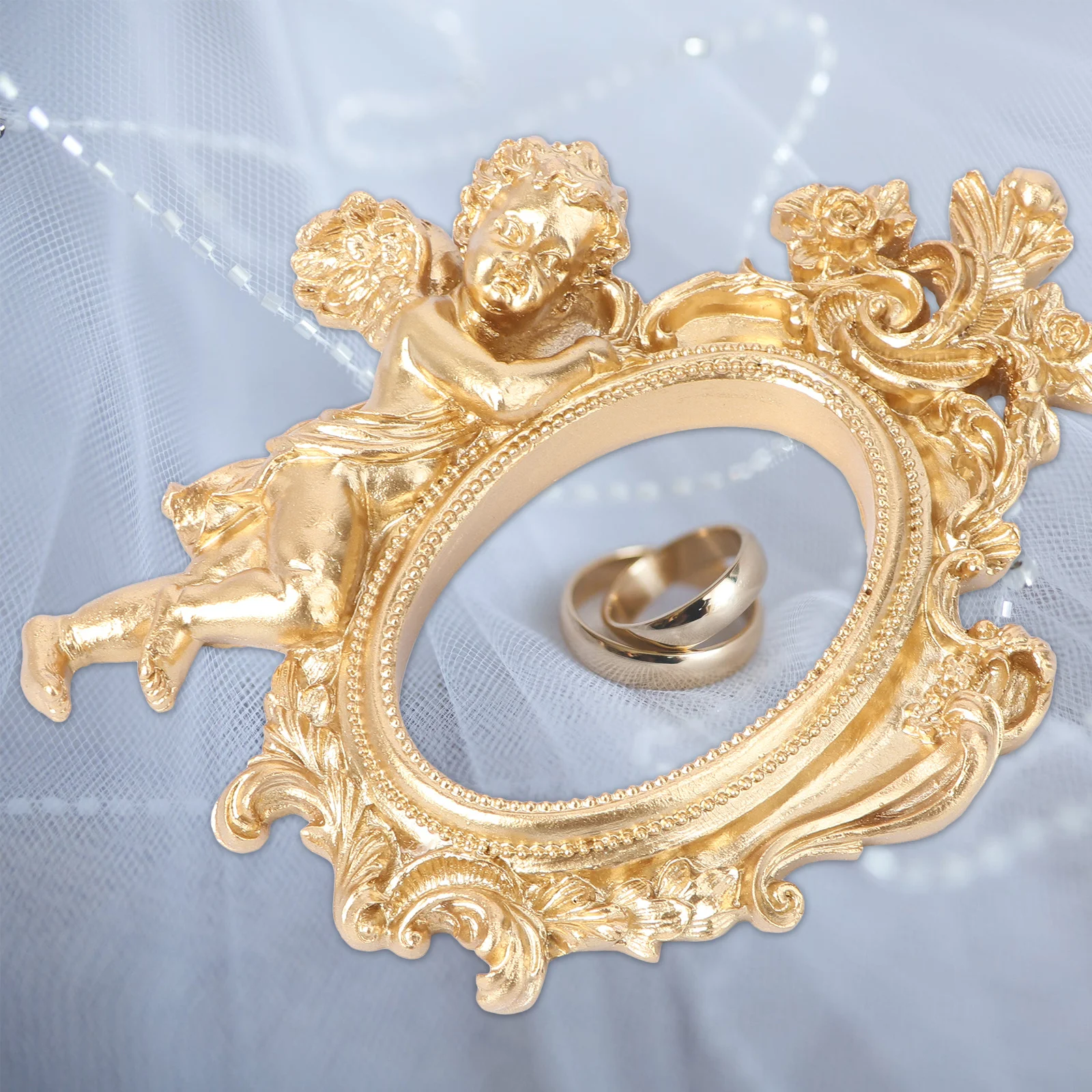 

1Pcs Golden Retro Photo Frame Decor Stylish Photography Accessory Bright Color Romantic Photo Frame Decor