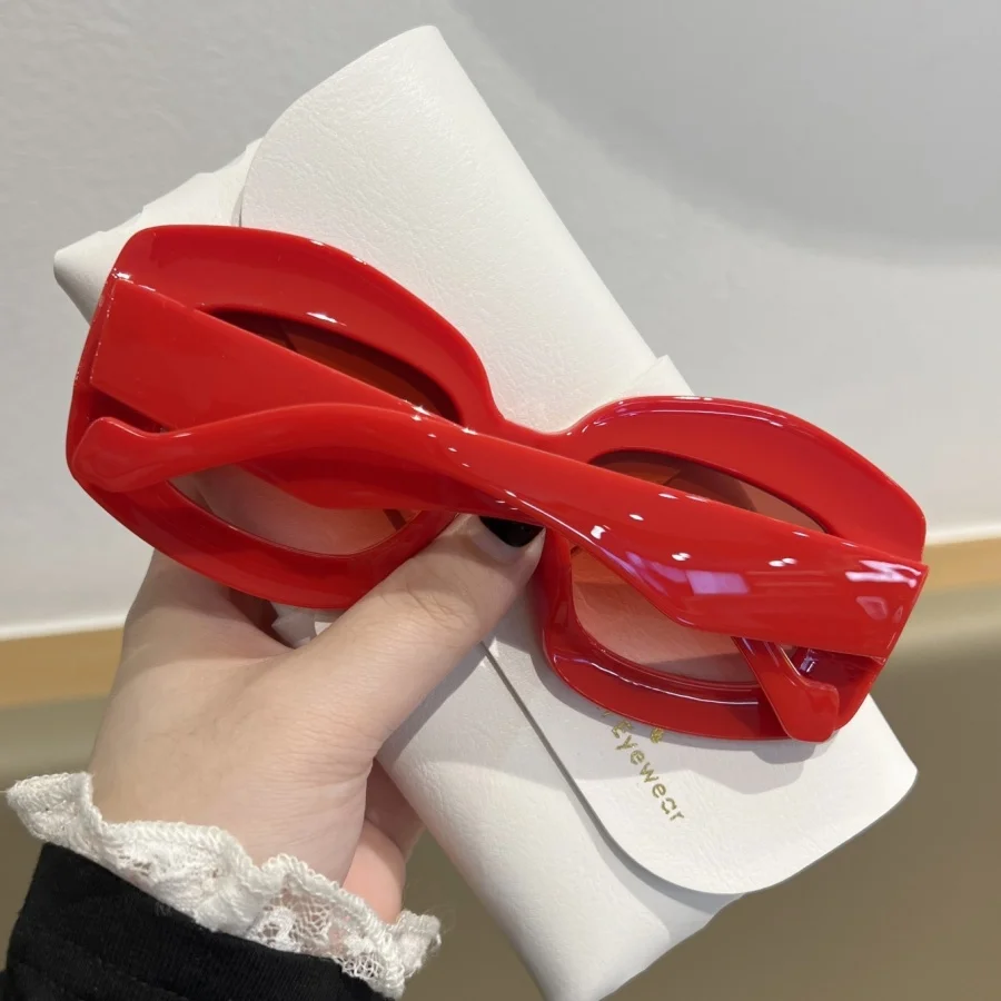 1 قطعة نظارات الموضة النسائية الجديدة إطار سميك أسود تصميم غير منتظم ملتوي عصري أنيق زينة عيد الميلاد الجمعة السوداء يوميا #4