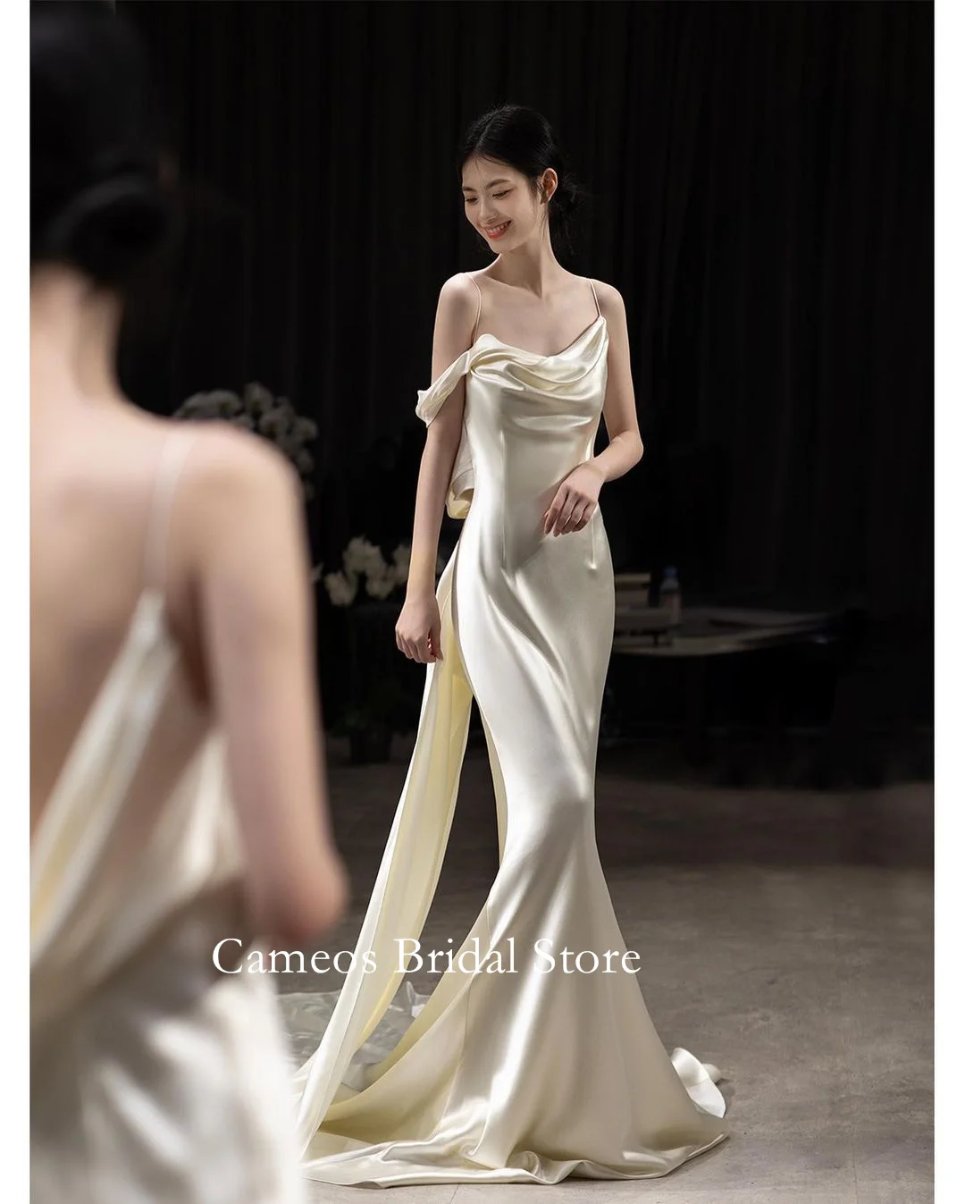 

SONDR Spaghetti Straps Korea Elegant Vintage Ivory Wedding Dress Custom Made Bride Dress 웨딩드레스 Sexy Backless Wedding Gown Bridal