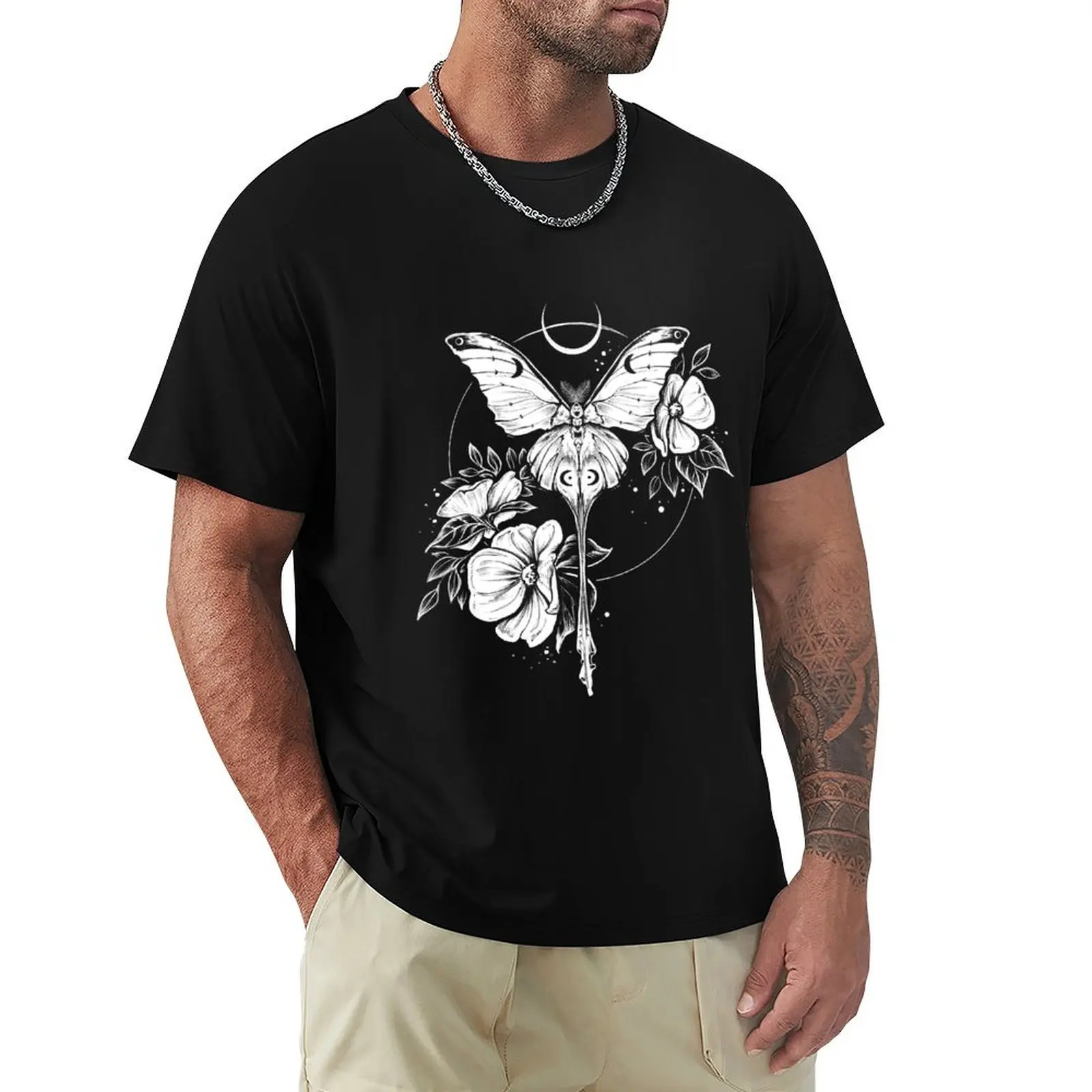 The night visitor (white) T-Shirt Classic Basic Casual T-Shirt