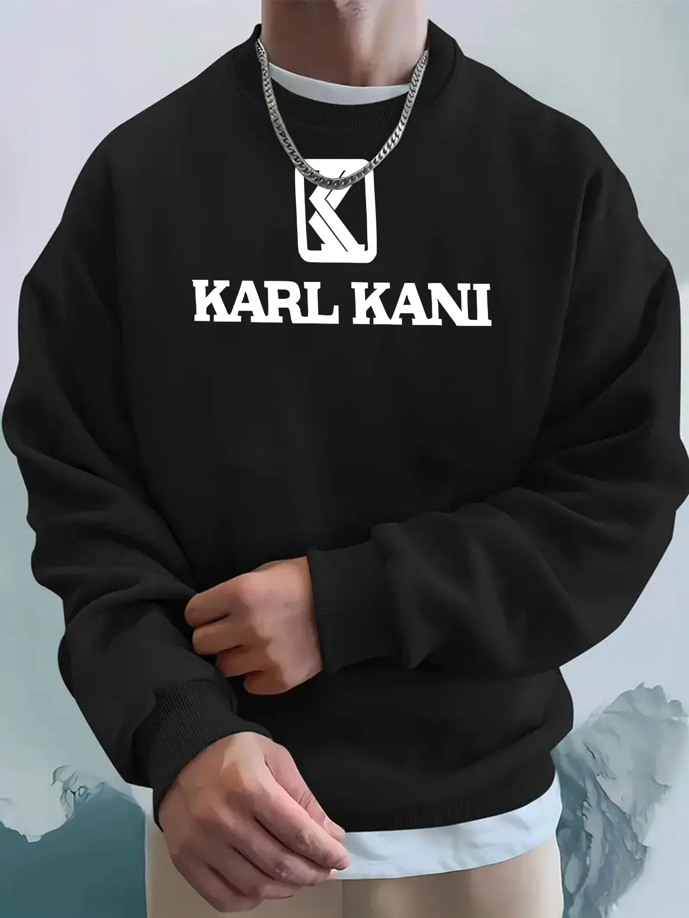 

Мужская повседневная черная толстовка с рисунком «KARL KANI» — свободный крой, круглый вырез, короткий рукав, смесь полиэстера