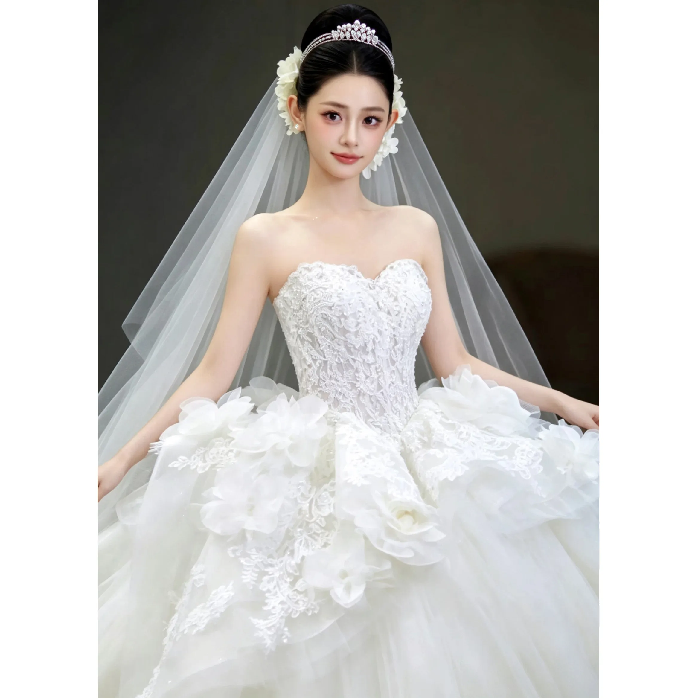 Stunning Ball Gown Wedding Dress High Waist Sweetheart Lace-up Back Floral Applique with Beads Sequins Handmade Flowers