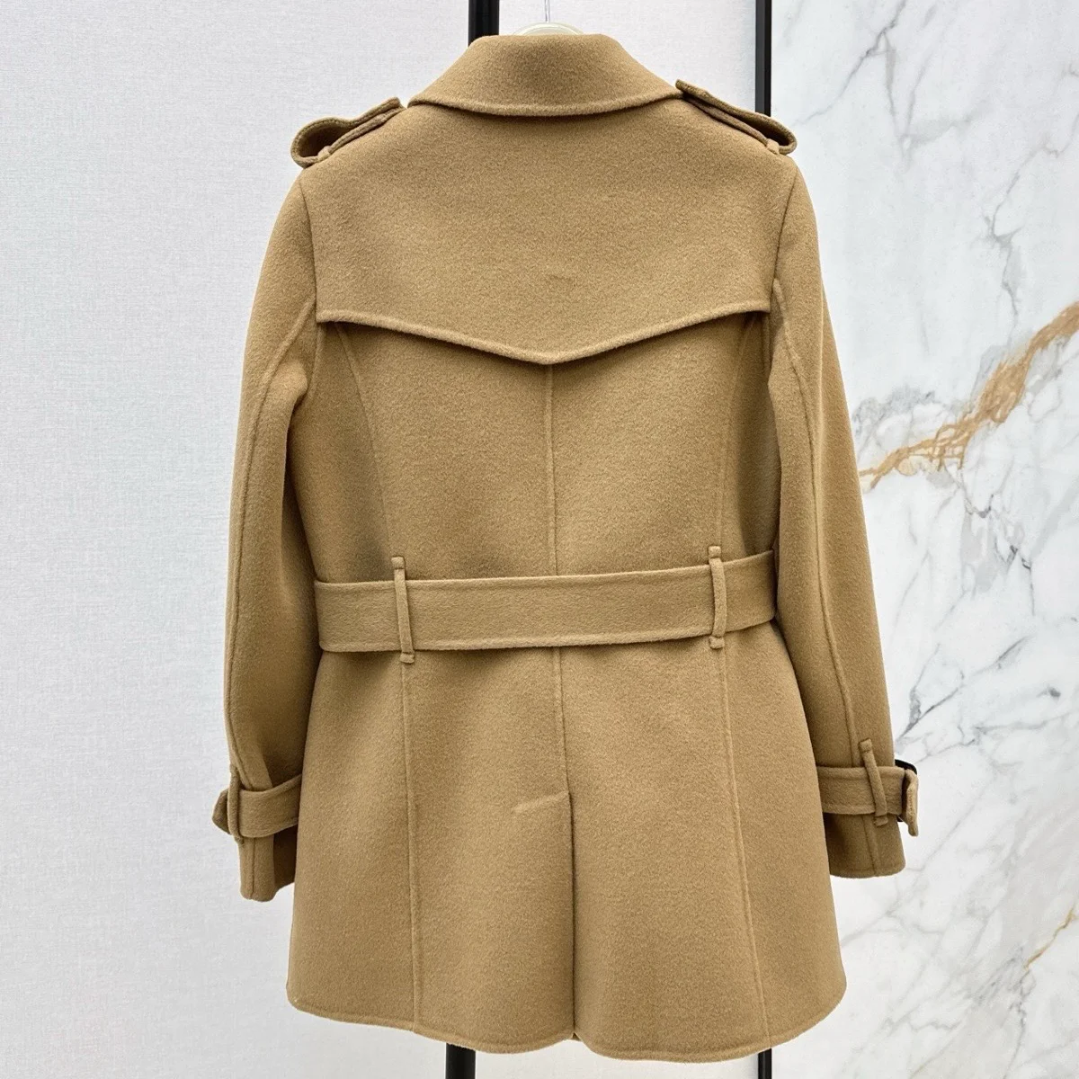 High Quality Women Lapel Double Breasted Short Trench Coat With Belt Epaulets Cuff Strap lyt26728136