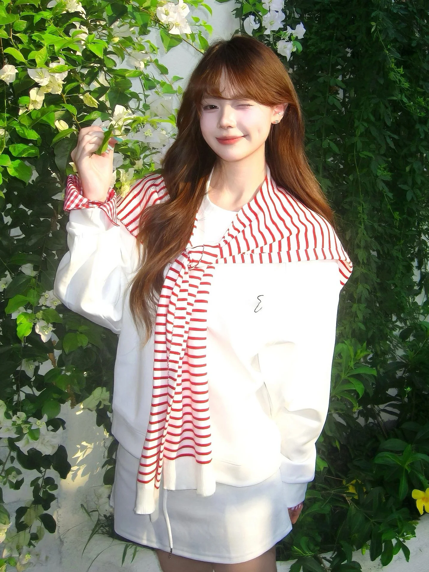 

Свободный свитер с круглым вырезом в полоску и накидка на плечи: комплект из двух предметов для женщин, в студенческом стиле, для ранней весны, повседневный дизайн, Корея.