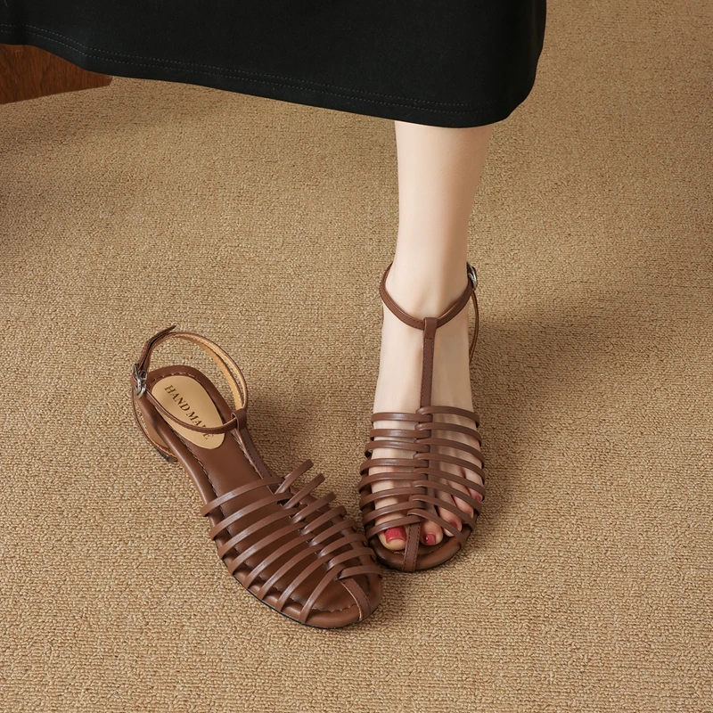 Women's new summer leather cowhide round toe, loose heel, tight closure, hollowed out breathable Roman shoes, fashion sandals