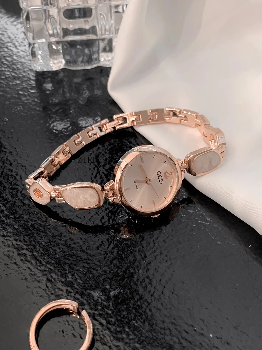 Relógio feminino com corrente Little Swan Design Sense