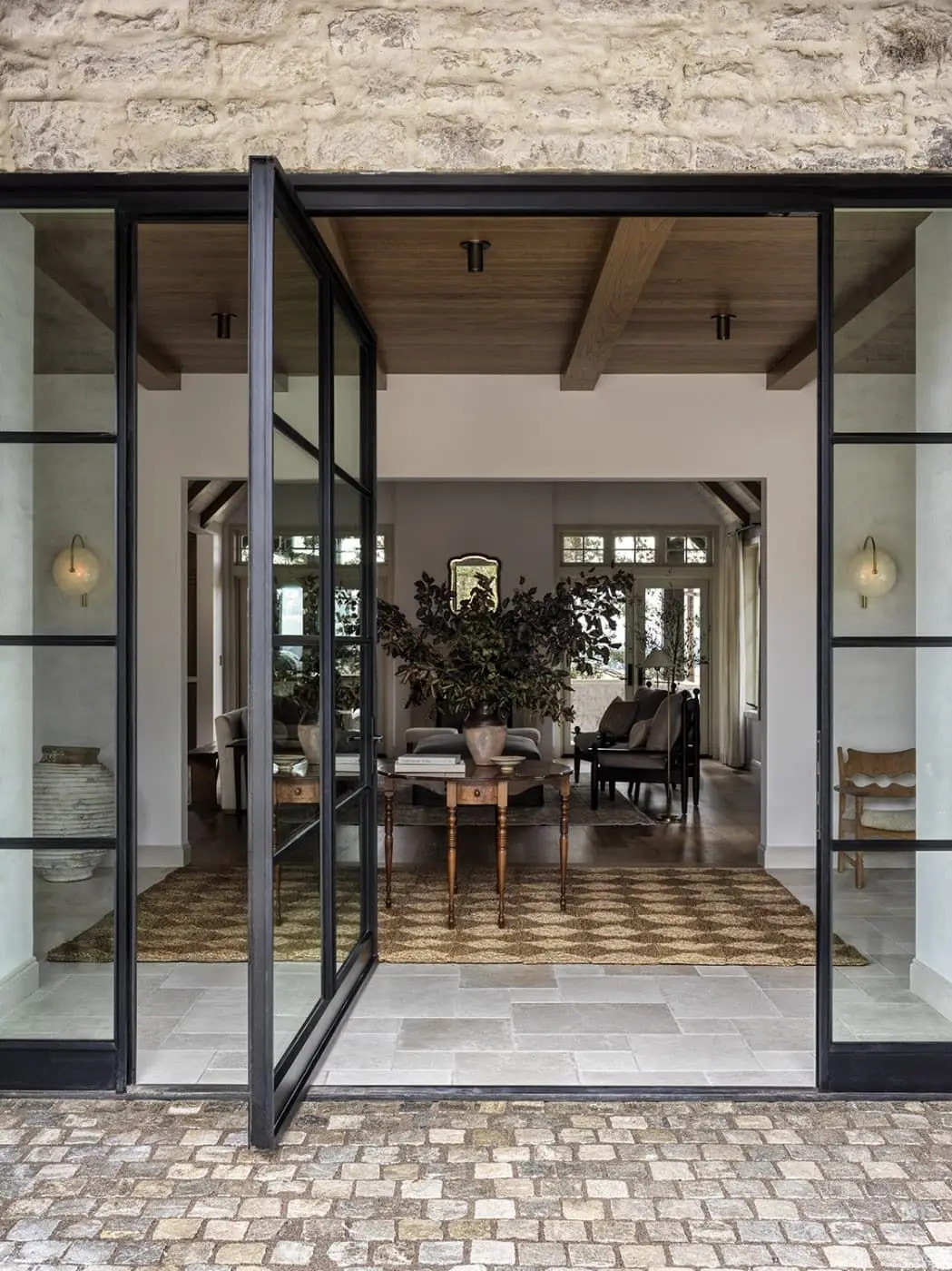Large Sized Wind Proof and Rain Proof Entrance Door French Style Aluminum Frame Glass Pivot Doors Panoramic Revolving Doors