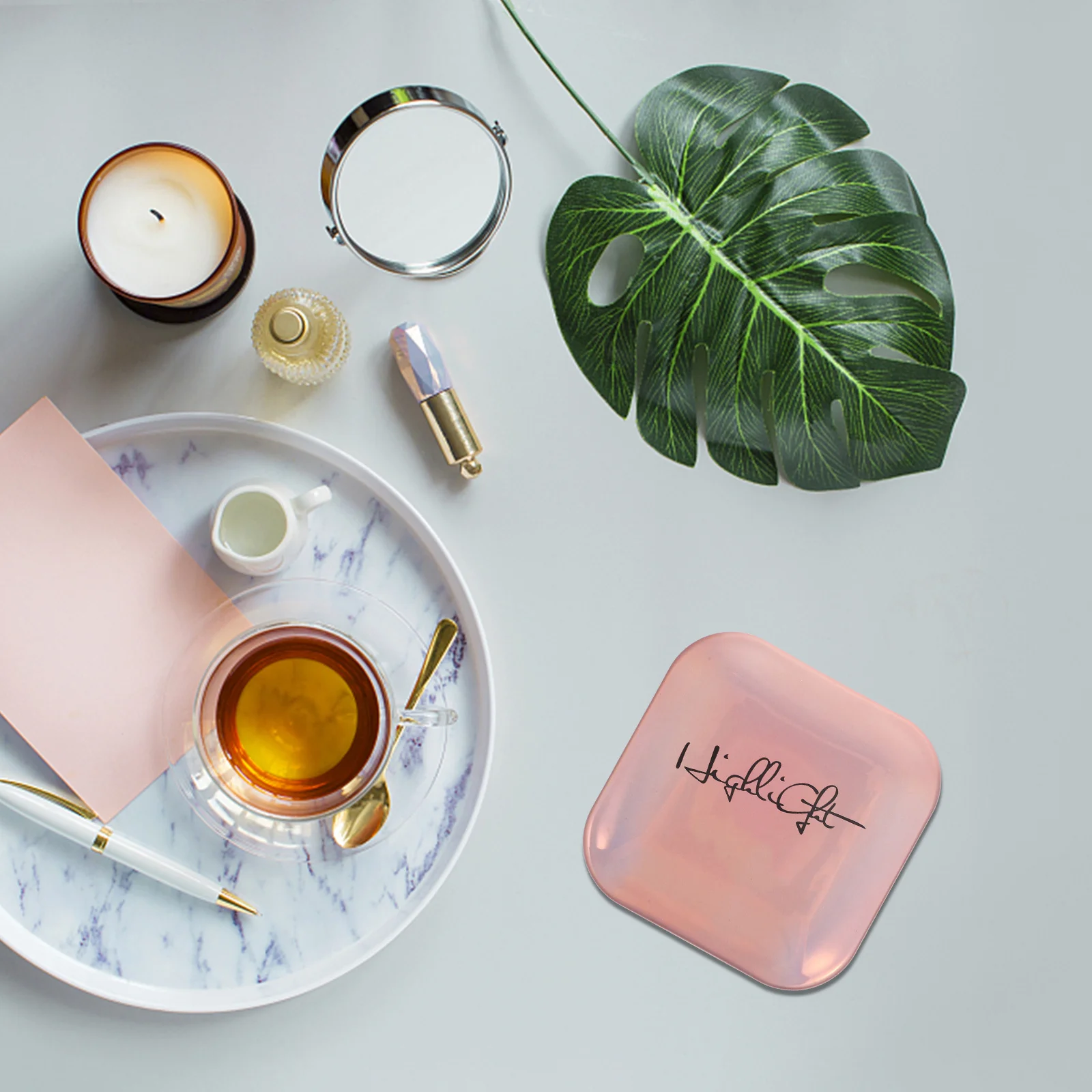 Palette de poudre surligneuse multi-usage pour le visage, le corps et les cheveux, finition scintillante pour le maquillage des Occasions