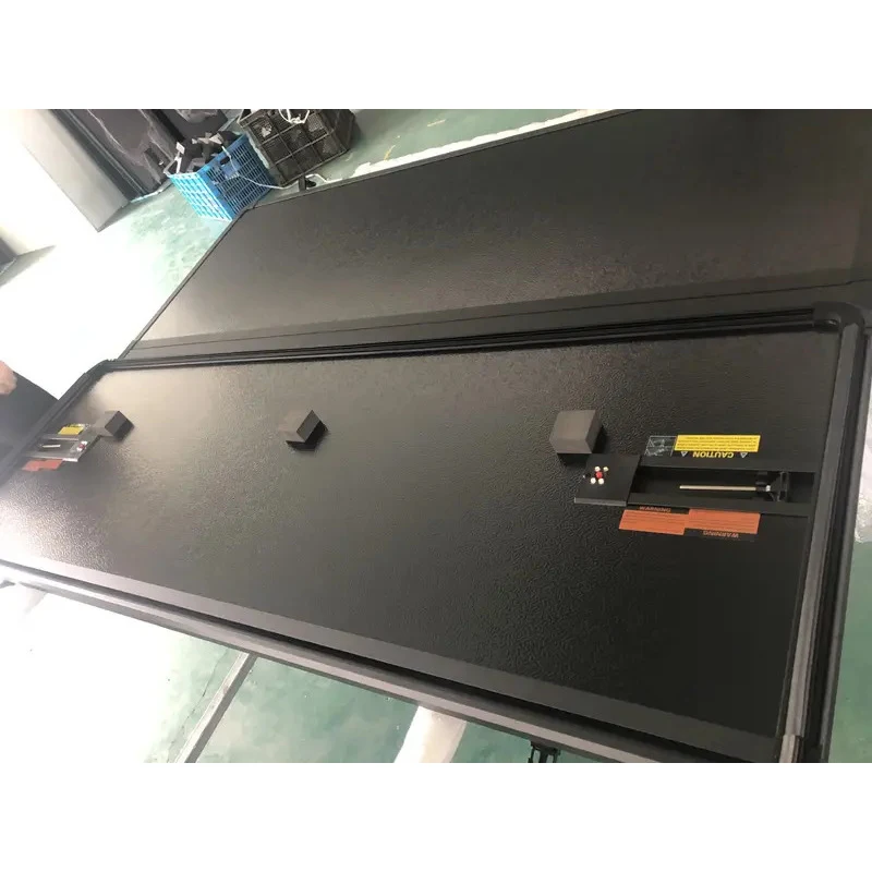 4WD Pickup Accessories TRI-FOLD SOLID HARD TONNEAU COVER With Tracks Tacoma All Years