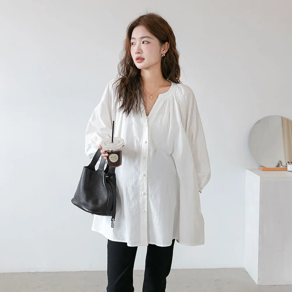 2026 New Autumn Maternity Nursing Shirt Korean Style Loose Plus Size V Neck Long Sleeve Blouse Fashion Youthful Maternity Top