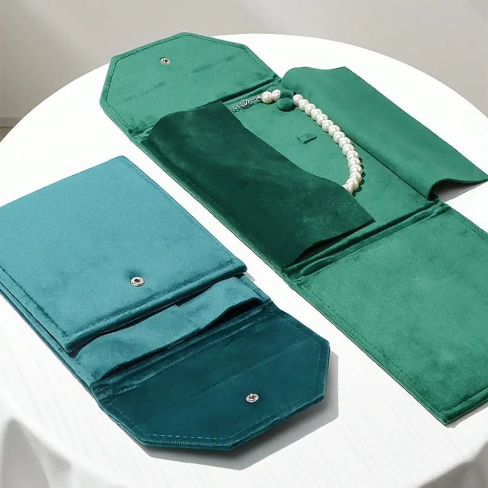 المواد المخملية المخملية مجوهرات الحقيبة المفاجئة زر إغلاق طوي تصميم قلادة المنظم حقيبة لينة بطانة مجوهرات حقيبة التخزين