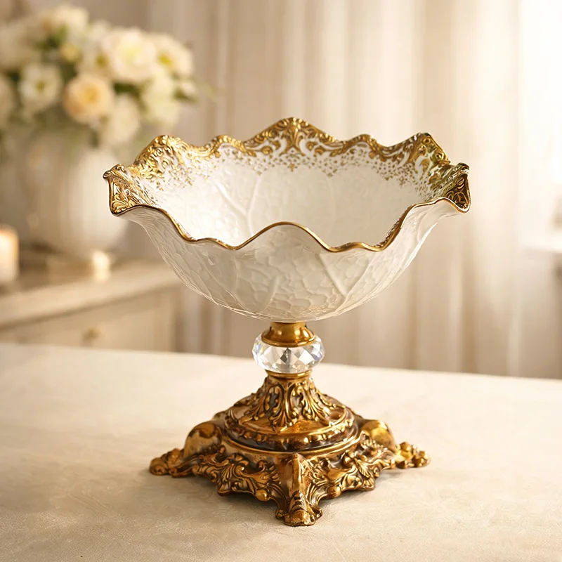Ceramic fruit plate for home use, light luxury decoration ornament in living room, retro high-end fruit plate