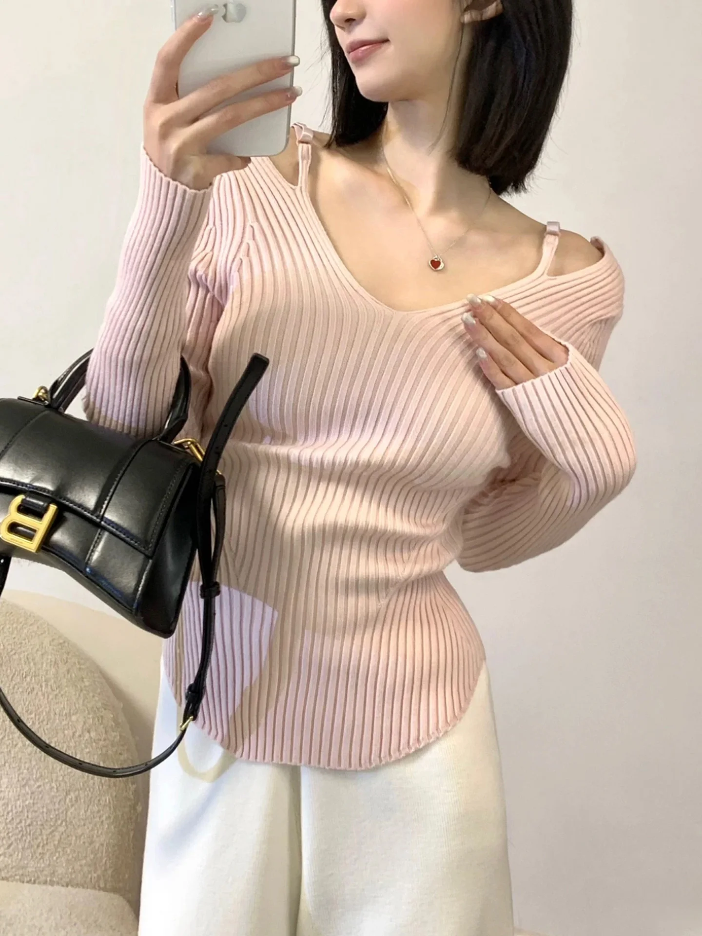 

Вязаный топ с эффектом похудения, с вырезами, открытыми плечами, эластичный, мягкий, с V-образным вырезом, длинными рукавами, женская модная одежда