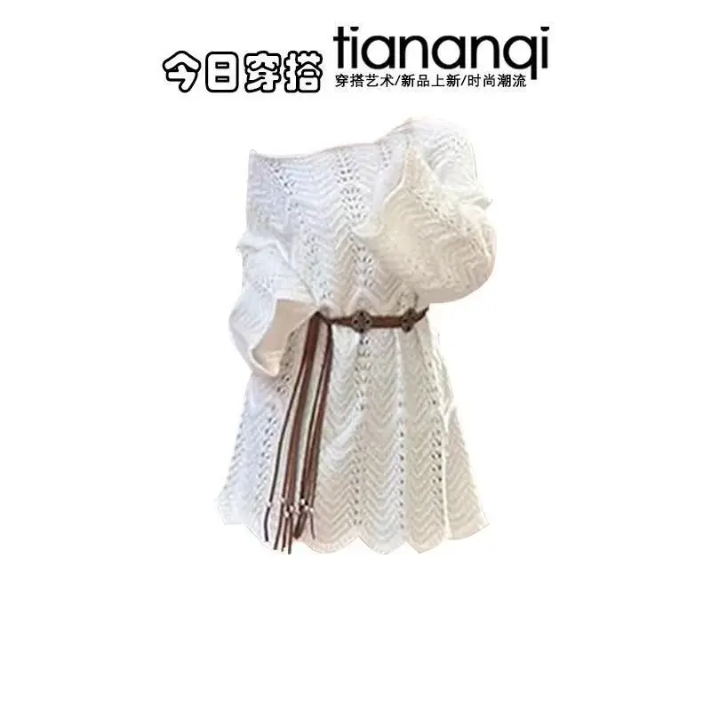 A Complete Set of Women's Clothing for Spring and Autumn with a New Hollowed Out Top and a Slimming Dress Two Piece Set
