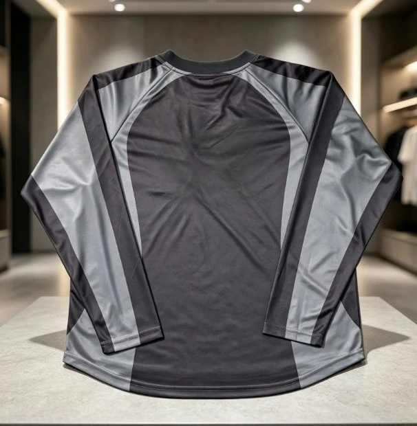 Embroidered letter color-block sports jersey for men women, loose casual long-sleeve T-shirt breathable comfort top.